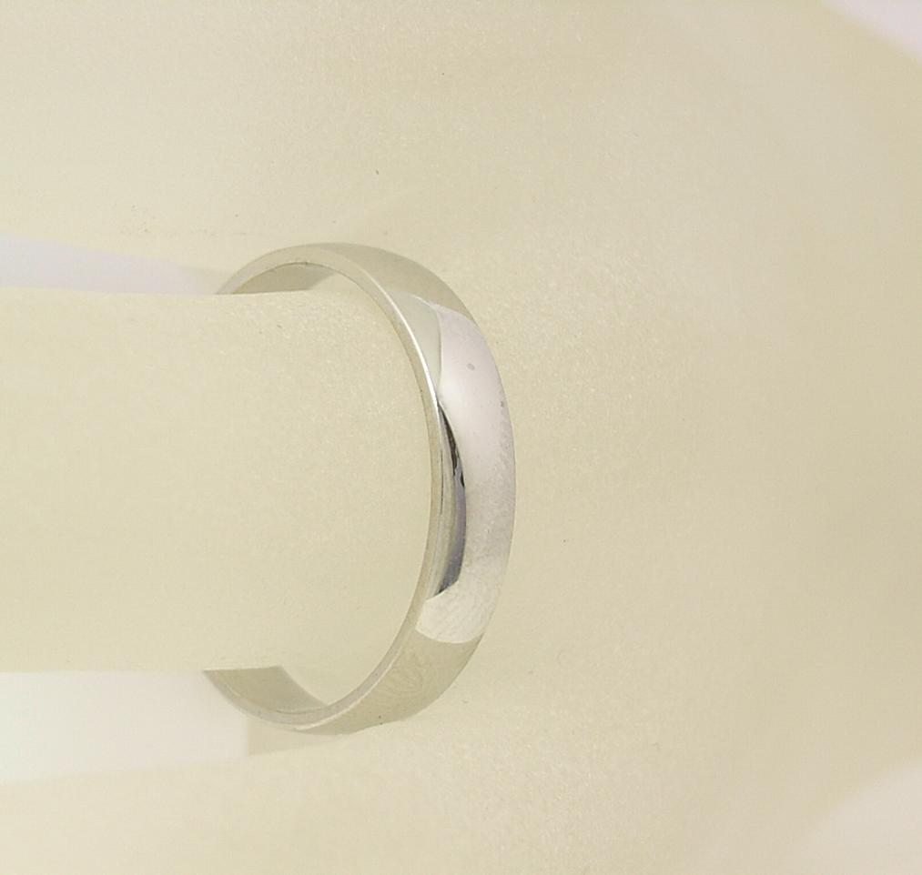 R11601 4mm Wedding Ring
