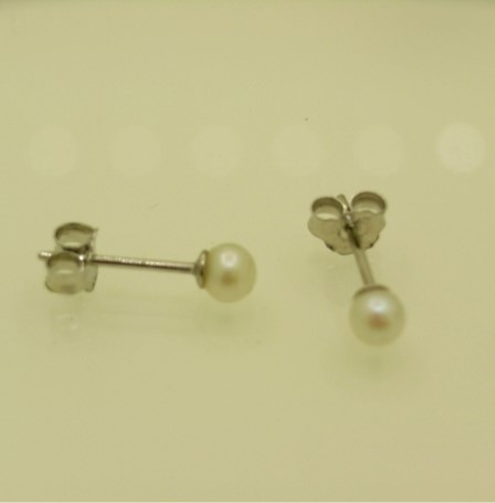 Pearl Studs 3.5mm