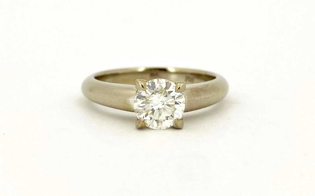 R11690 Solitaire Ring