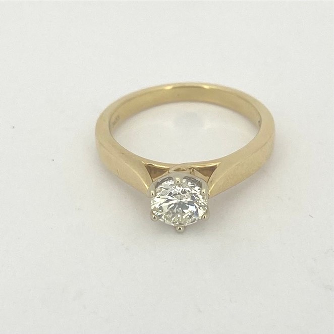 R11704 Solitaire Diamond Ring