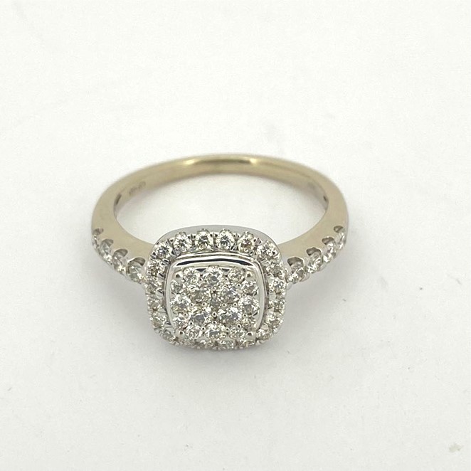 R11725 Diamond Halo Ring
