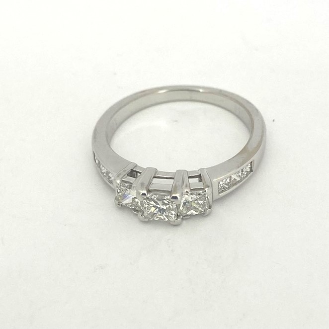 R11754 Diamond Trilogy Ring